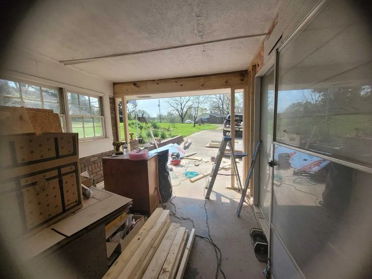 Air movers and dehumidifier for Drying & Dehumidification in Altoona